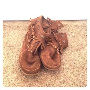 Minnetonka Brown Moccasin Booties with Fringe, 8